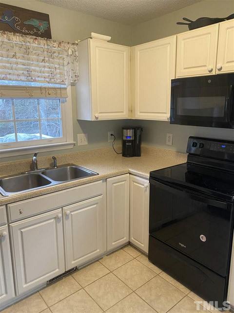 160 Parkhaven Ln, Garner, NC 27529 photo 3