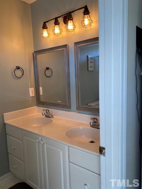 160 Parkhaven Ln, Garner, NC 27529 photo 9