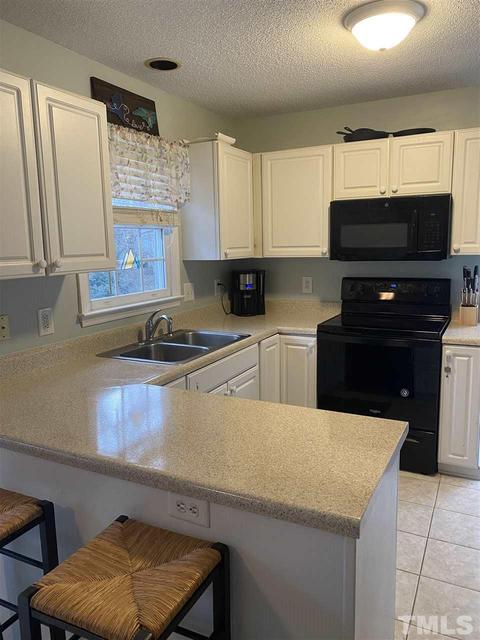 160 Parkhaven Ln, Garner, NC 27529 photo 2
