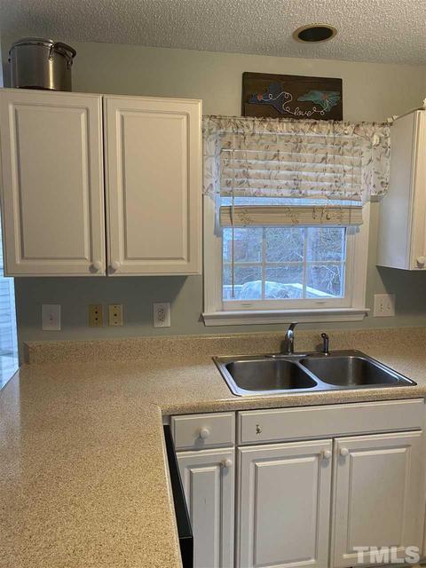 160 Parkhaven Ln, Garner, NC 27529 photo 4