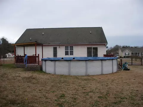 35 Lloyd Dr, Benson, NC 27504 photo 2