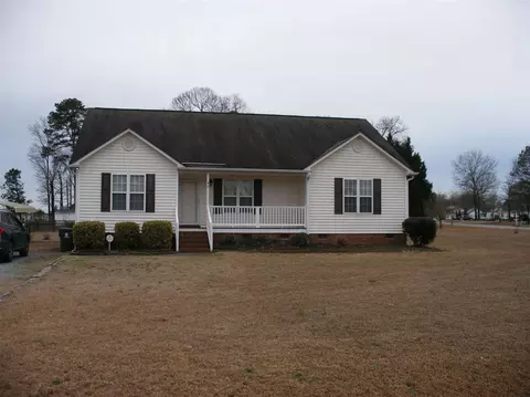 35 Lloyd Dr, Benson, NC 27504 photo 1