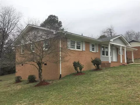 4001 Chaucer Dr, Durham, NC 27705 photo 3