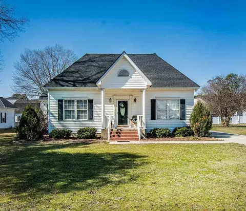 903 Fairground Rd, Dunn, NC 28334 photo 1