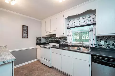 201 W Cornwallis Rd, Durham, NC 27707 photo 9
