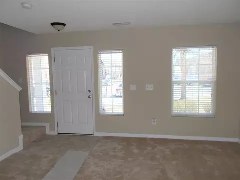 6 Red Spring Ct, Durham, NC 27703 photo 2