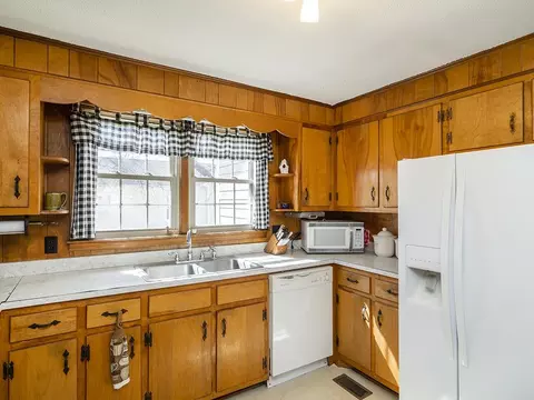 1125 E Main St, Graham, NC 27253 photo 10