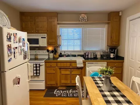 34 E Washington St, Coats, NC 27521 photo 6