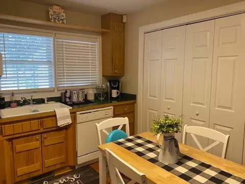 34 E Washington St, Coats, NC 27521 photo 7