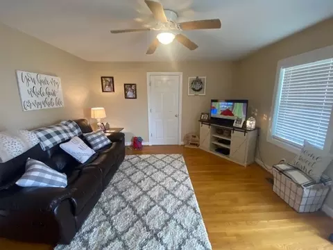 34 E Washington St, Coats, NC 27521 photo 3