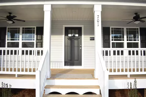 609 E Pearsall St, Dunn, NC 28334 photo 2