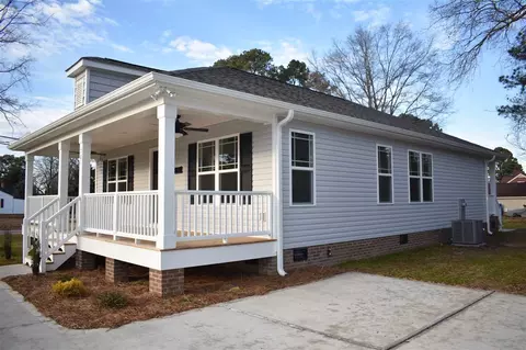 609 E Pearsall St, Dunn, NC 28334 photo 4