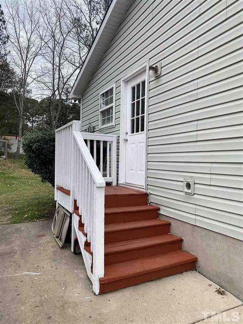 1518 Lantern Pl, Durham, NC 27707 photo 3