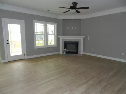 35 Flora Dr, Benson, NC 27504 photo 4