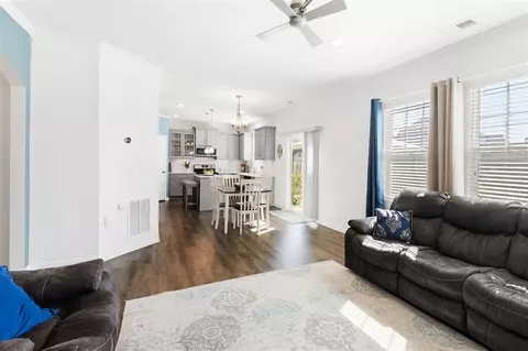 107 Peninsula Ct, Durham, NC 27703 photo 9