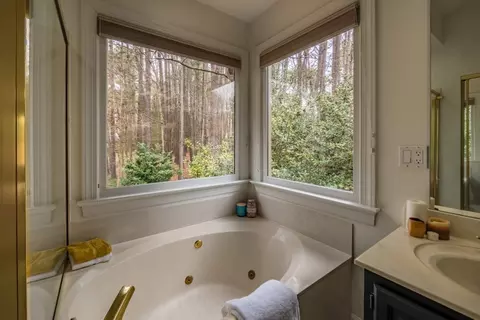 8 Fieldcrest Ct, Durham, NC 27713 photo 20