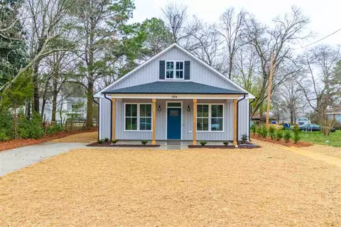 604 W Walnut St, Selma, NC 27576 photo 1