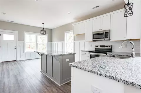 604 W Walnut St, Selma, NC 27576 photo 9