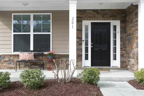 201 Glenview Ln, Durham, NC 27703 photo 2