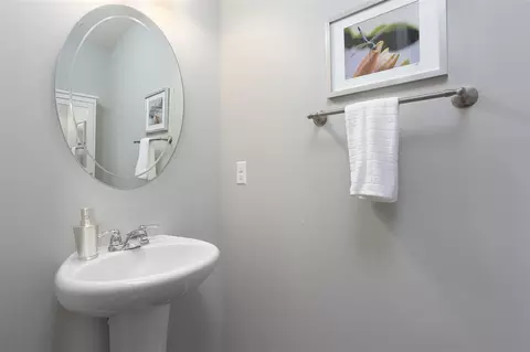 201 Glenview Ln, Durham, NC 27703 photo 17