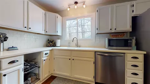 38 Willow Bridge Ln, Durham, NC 27707 photo 8