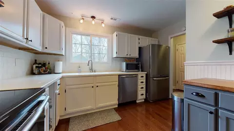 38 Willow Bridge Ln, Durham, NC 27707 photo 7