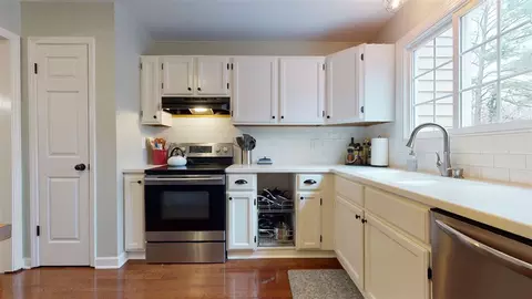 38 Willow Bridge Ln, Durham, NC 27707 photo 9