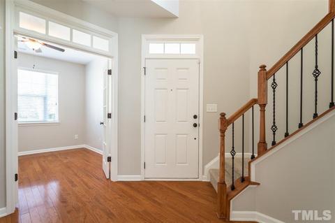 6042 Mcdevon Dr, Raleigh, NC 27617 photo 2