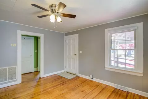 214 E Holt St, Smithfield, NC 27577 photo 6