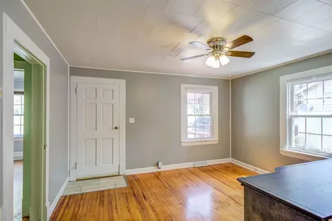 214 E Holt St, Smithfield, NC 27577 photo 3