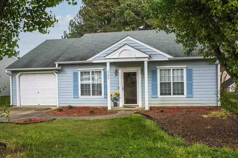 2209 Collier Dr, Durham, NC 27707 photo 2