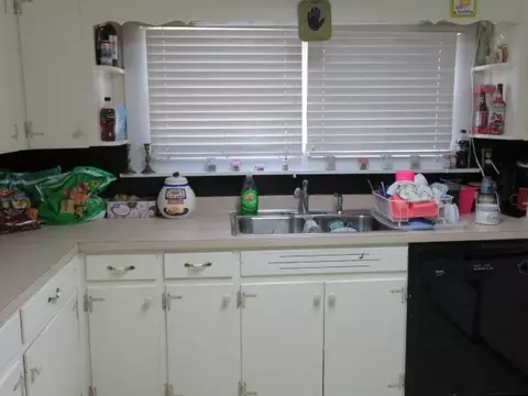 110 E F St, Erwin, NC 28339 photo 10