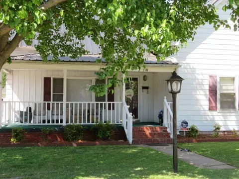 110 E F St, Erwin, NC 28339 photo 1