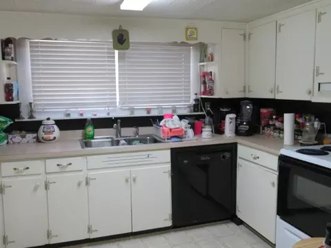 110 E F St, Erwin, NC 28339 photo 8