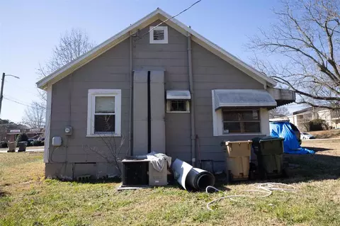 902 E Main St, Clayton, NC 27520 photo 9