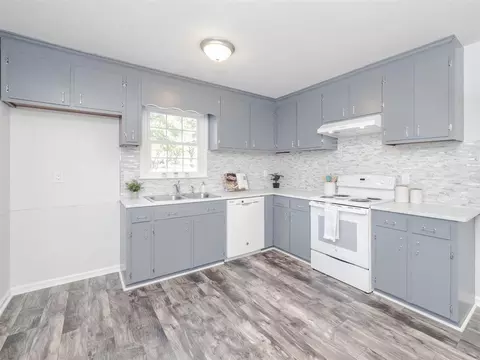 908 Olive St, Apex, NC 27502 photo 9