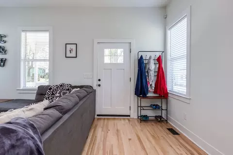 587 E Cabarrus St, Raleigh, NC 27601 photo 3