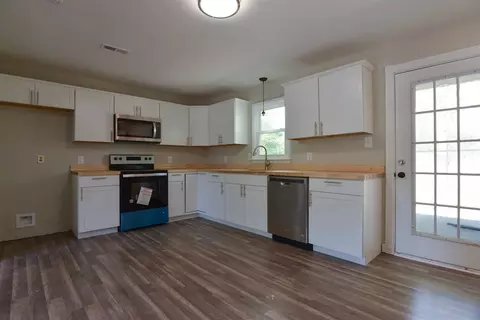 64 Crestview Pl, Spring Lake, NC 28390 photo 6