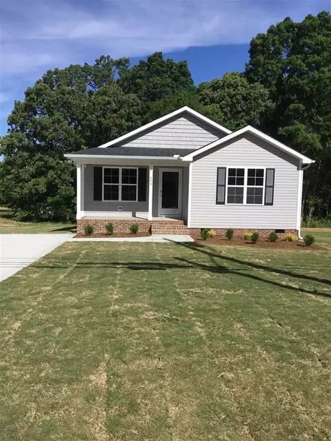 603 N Johnson St, Benson, NC 27504 photo 1