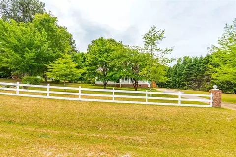 115 Brett Cir, Benson, NC 27504 photo 2