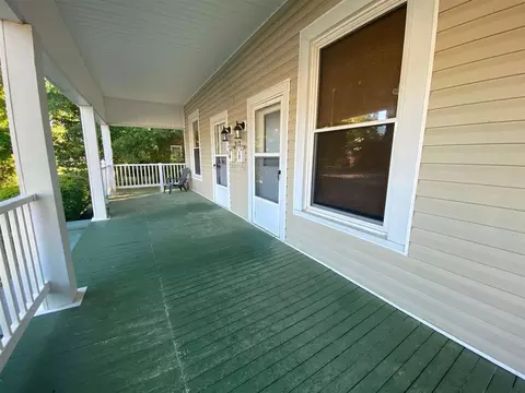 212 N 3rd St, Smithfield, NC 27577 photo 2