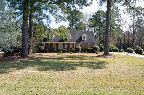 104 Forest Dr, Clinton, NC 28328 photo 1