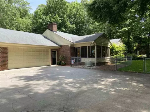 607 E Spring St, Oxford, NC 27565 photo 3