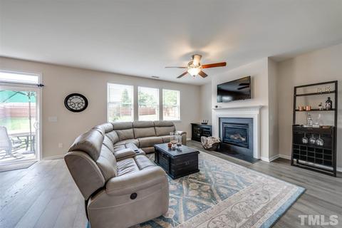 715 Ashburn Ln, Durham, NC 27703 photo 3