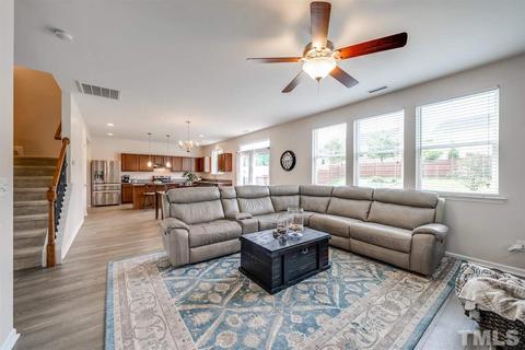 715 Ashburn Ln, Durham, NC 27703 photo 4