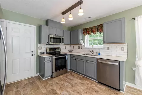 8 Epping Ct, Durham, NC 27703 photo 9