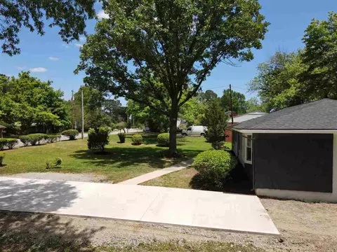 807 Lindley Dr, Durham, NC 27703 photo 6