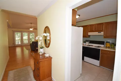 2416 Mapleton Ln, Raleigh, NC 27613 photo 3