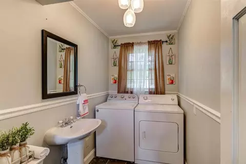 415 Pecan Dr, Selma, NC 27576 photo 10