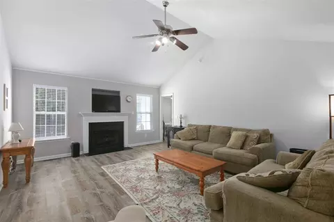 153 Thistle Dr, Selma, NC 27576 photo 6